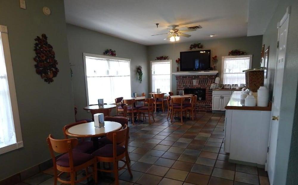בראנסון Carriage House Inn מראה חיצוני תמונה