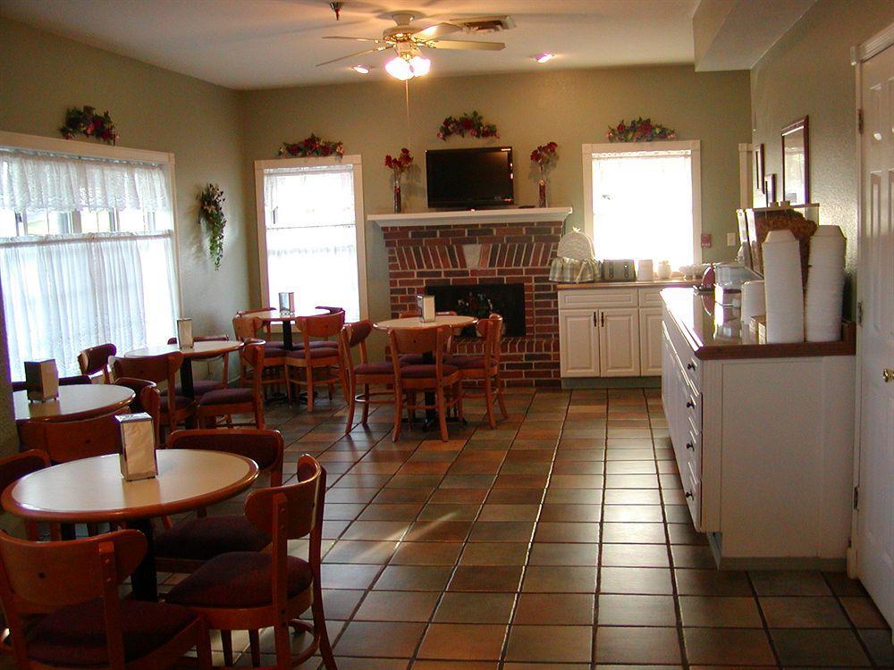 בראנסון Carriage House Inn מראה חיצוני תמונה