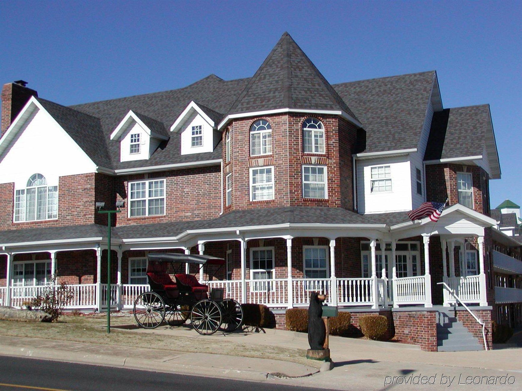 בראנסון Carriage House Inn מראה חיצוני תמונה