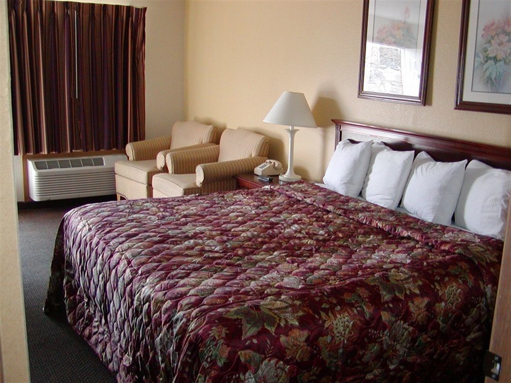 בראנסון Carriage House Inn מראה חיצוני תמונה