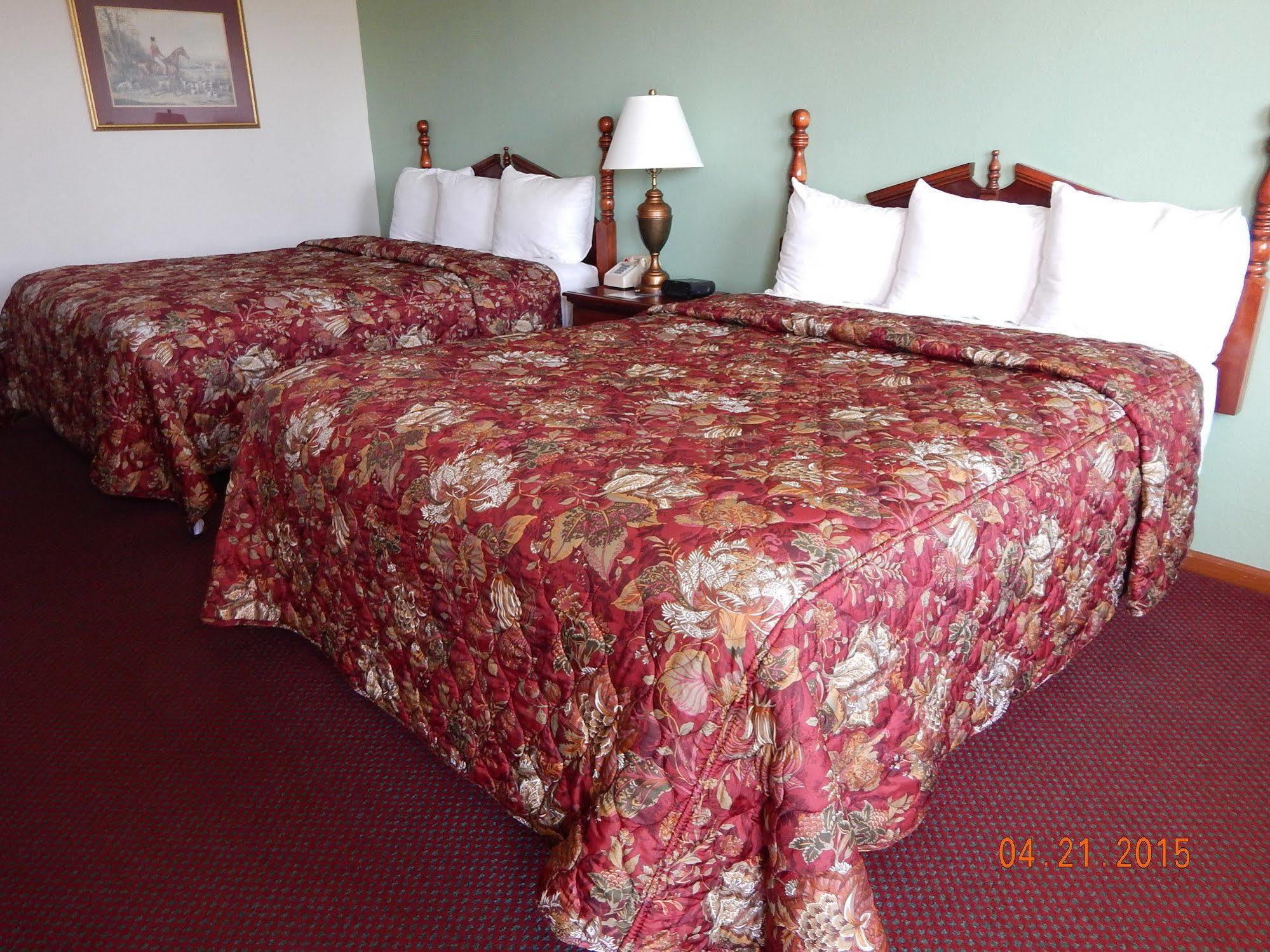 בראנסון Carriage House Inn מראה חיצוני תמונה